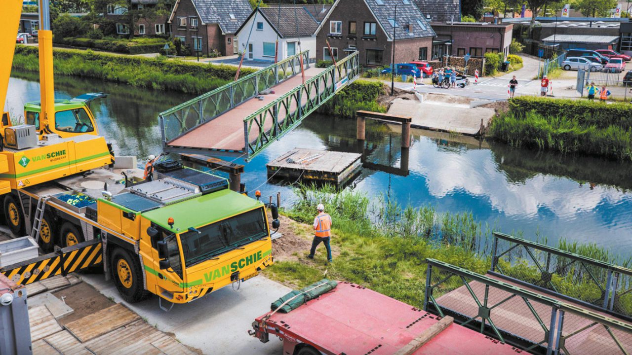 Van Schie bouwt een brug